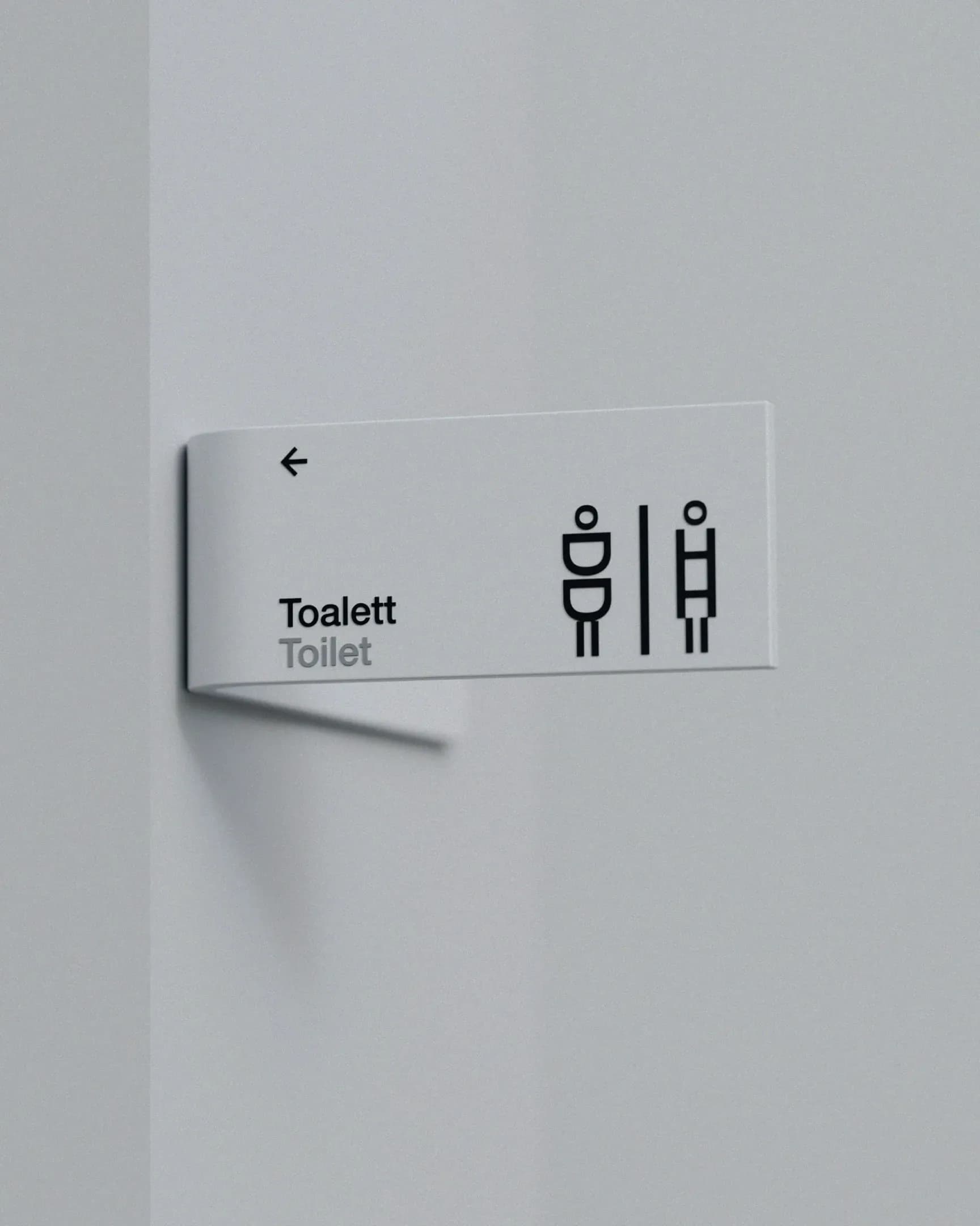 Signage designed by Norwegian agency ANTI for Norwegian art space Gallerylab