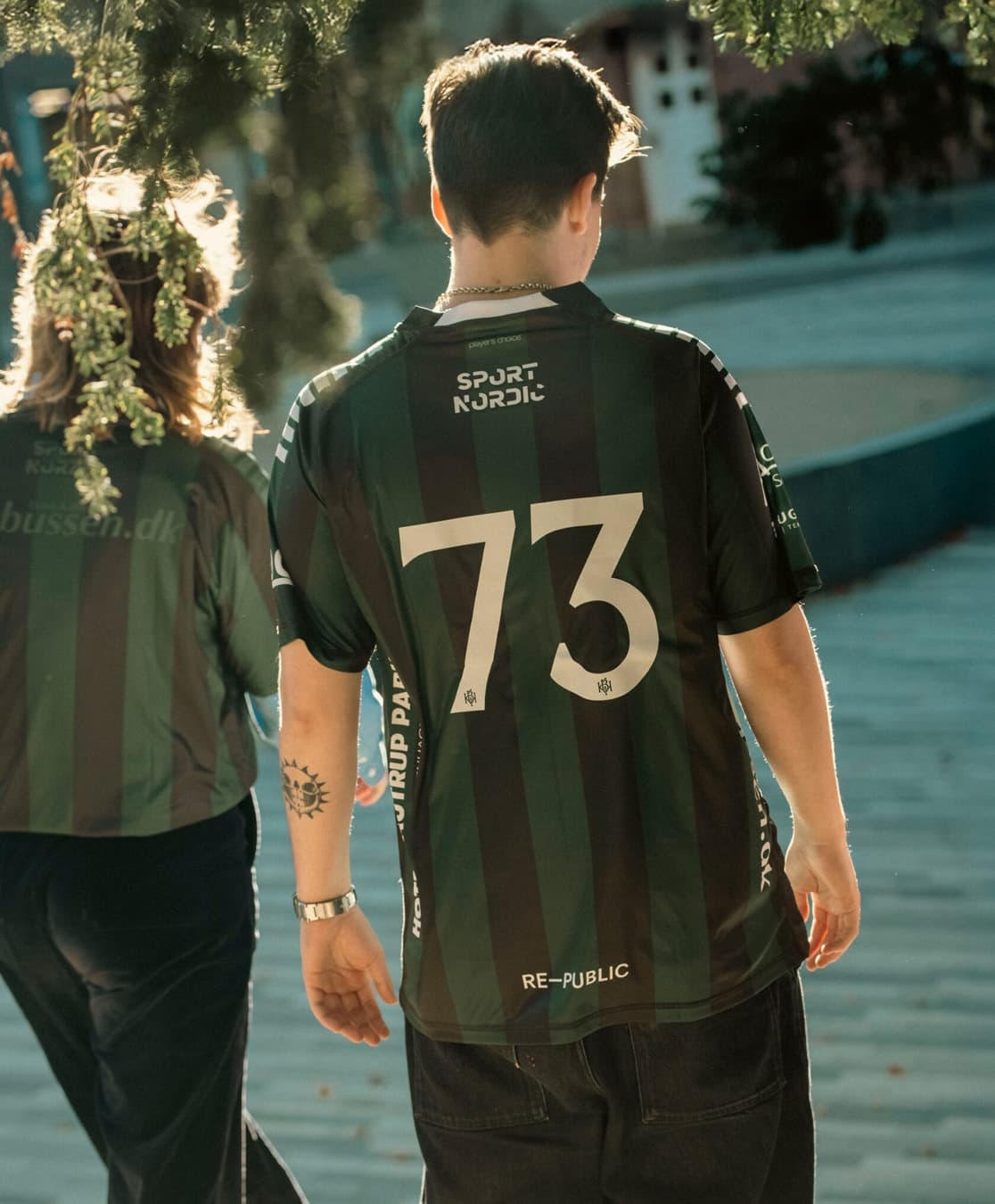 Photography of the back-side of the jersey by design agency Re-Public for handball club HC København