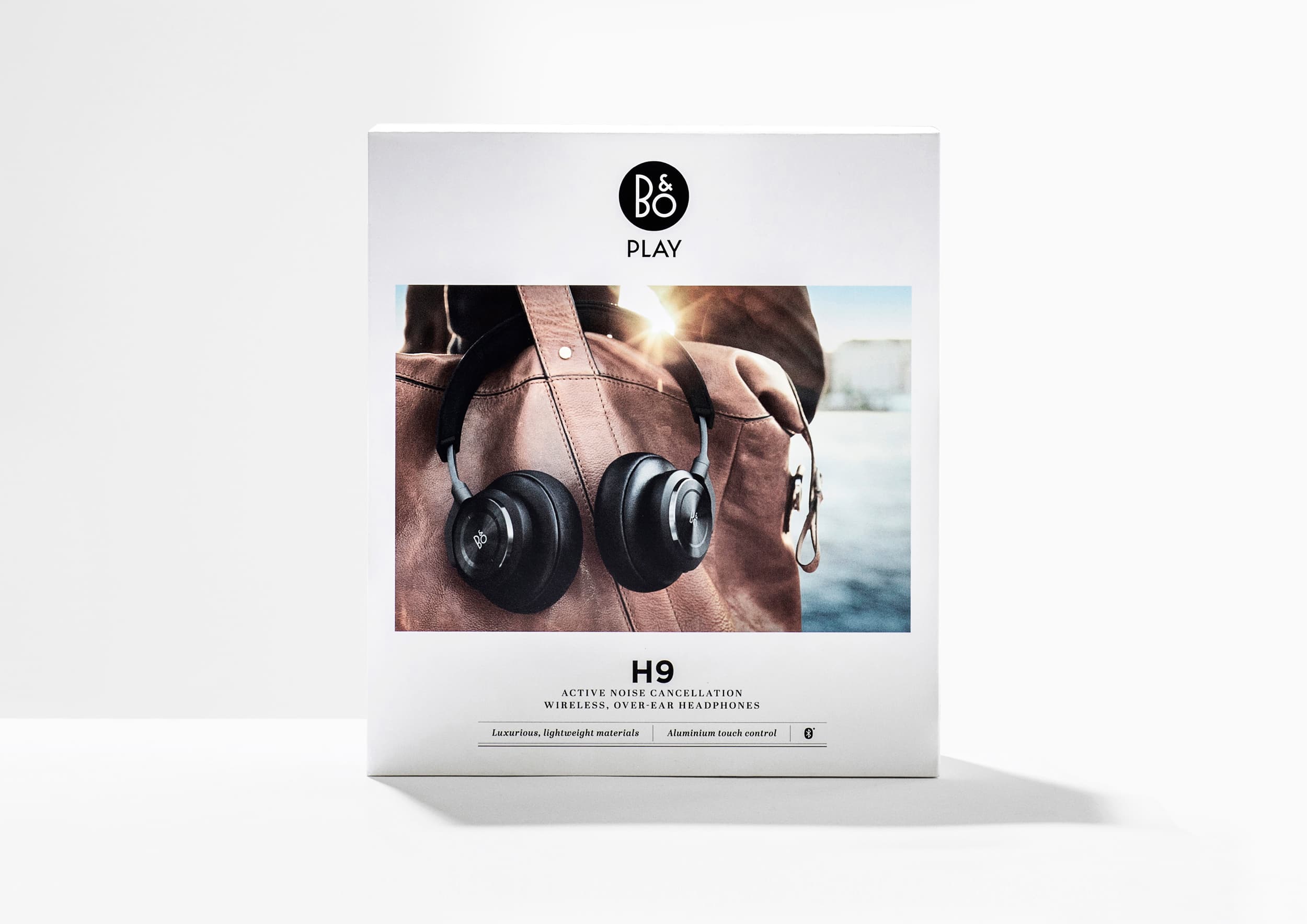 Packaging for B&O Play H9 headphones